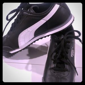 PUMA - Roma Black and White Sneakers